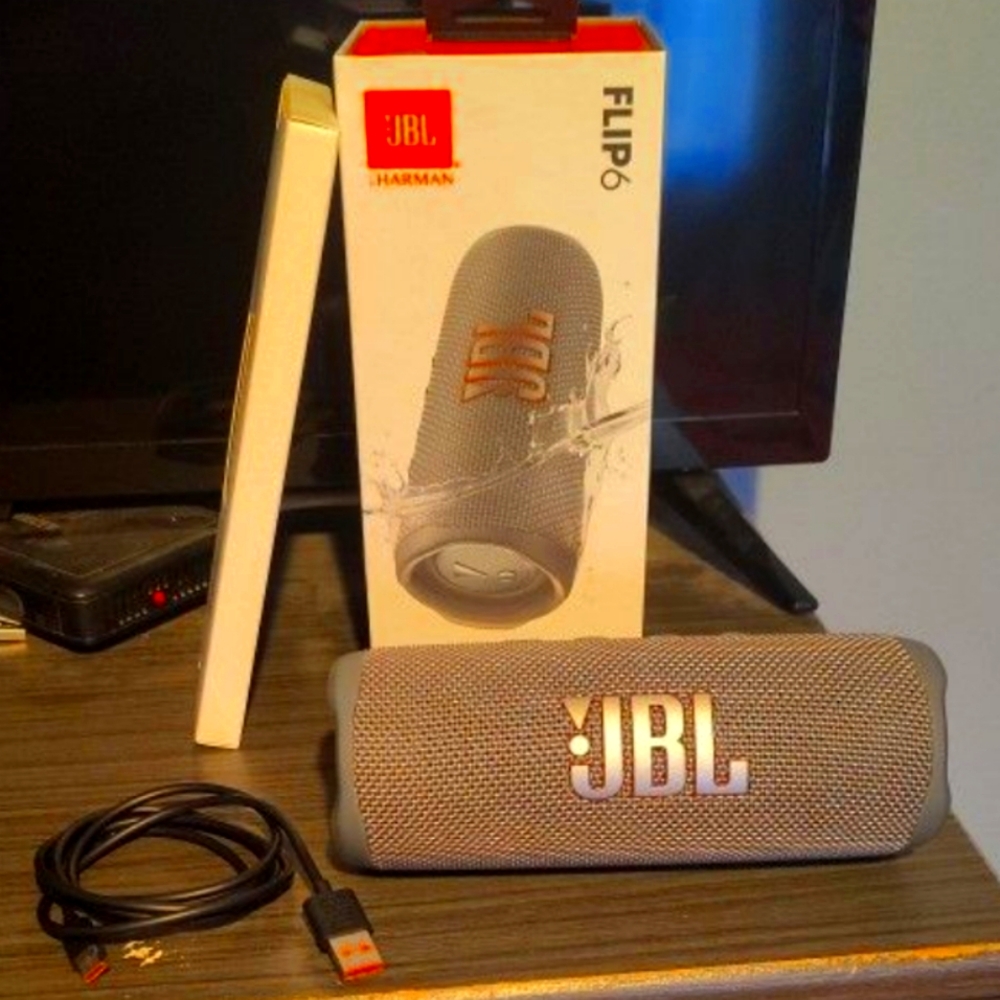 JBL Flip6 Portable Bluetooth Speaker